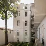 Royal Old Town Aparthotel 3*