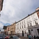 Royal Old Town Aparthotel 3*