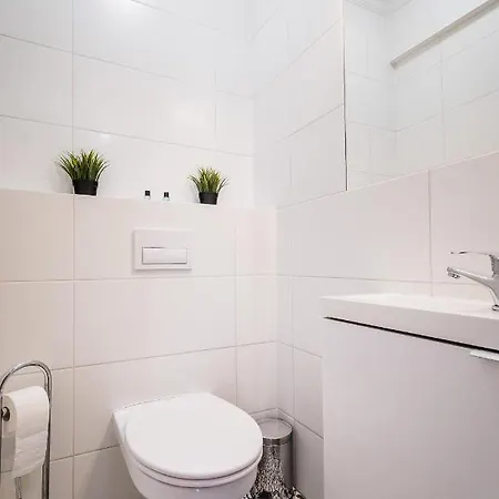 Royal Old Town Aparthotel 3*