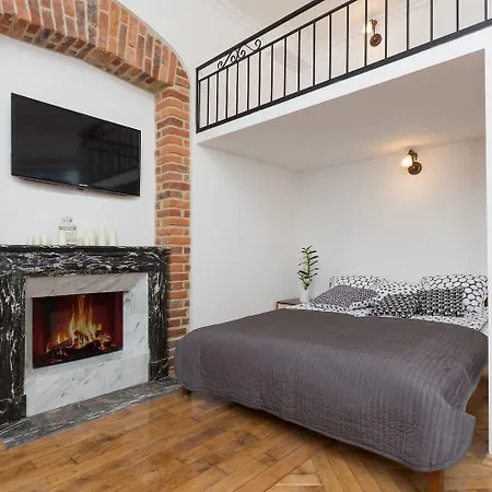 Apartahotel Royal Old Town 3*