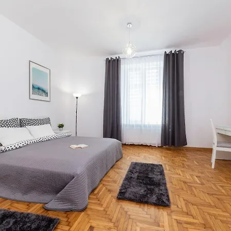 Royal Old Town Apartahotel Cracovia