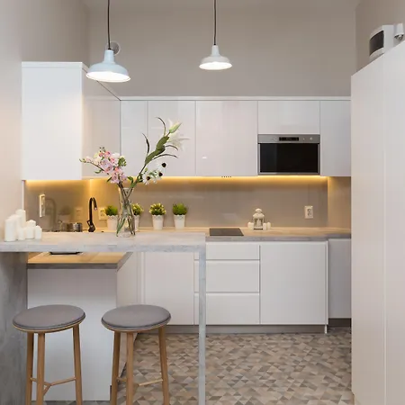 Apartahotel Royal Old Town 3*